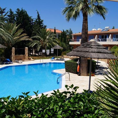 Regina Gardens Lovely Apartment Paphos Bagian luar foto