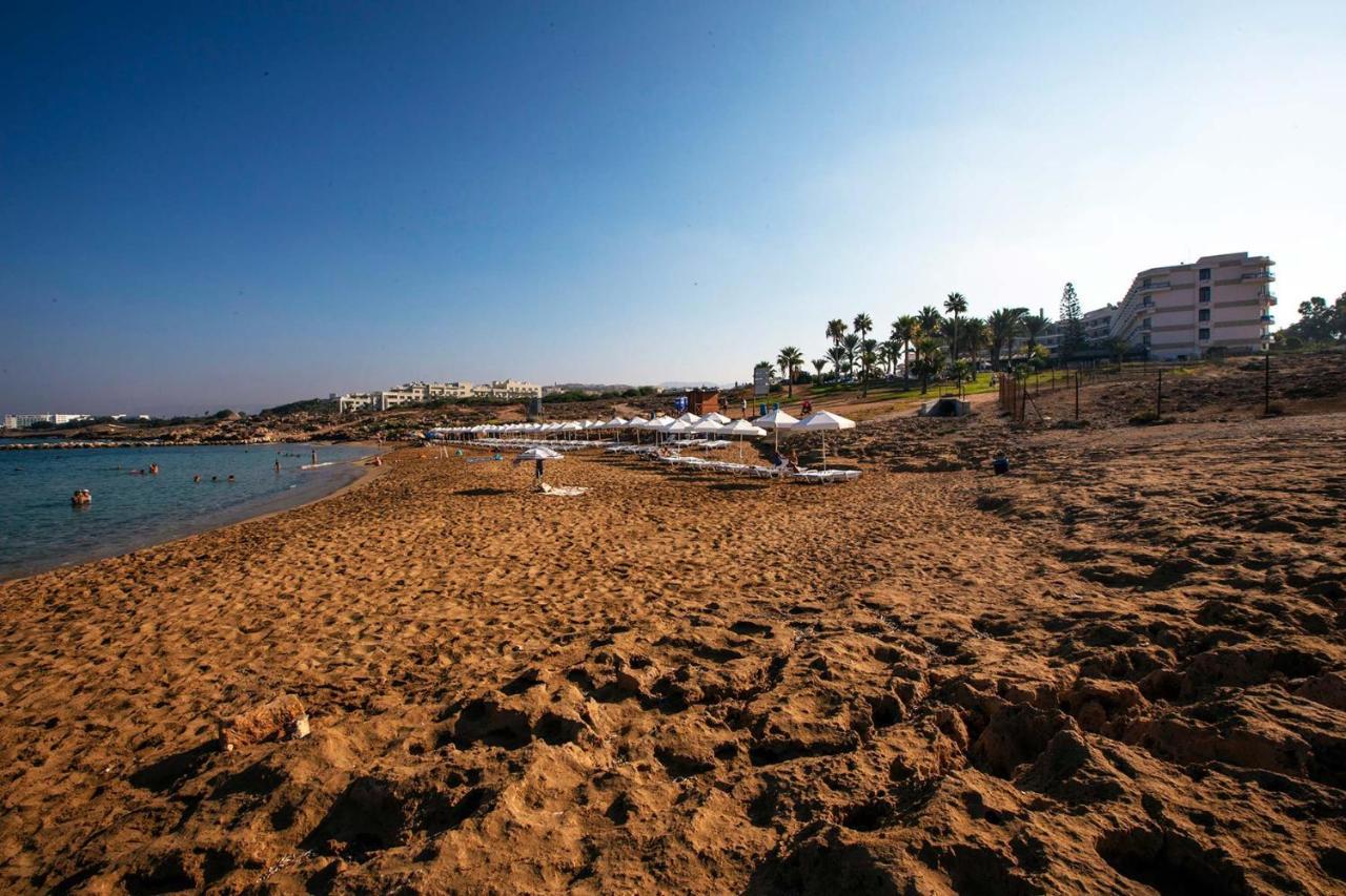 Regina Gardens Lovely Apartment Paphos Bagian luar foto