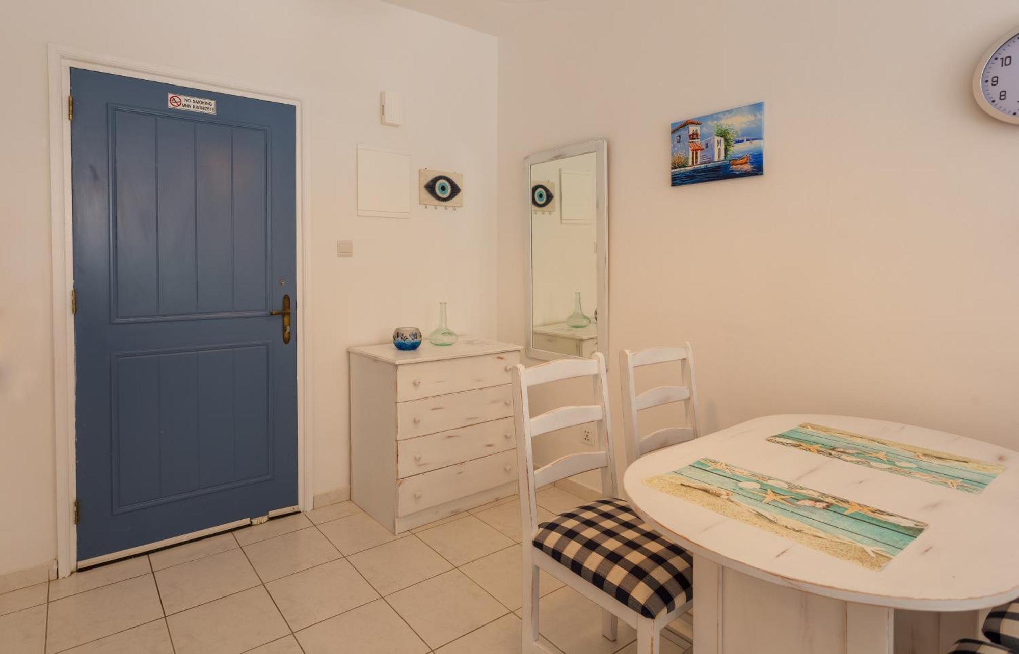 Regina Gardens Lovely Apartment Paphos Bagian luar foto