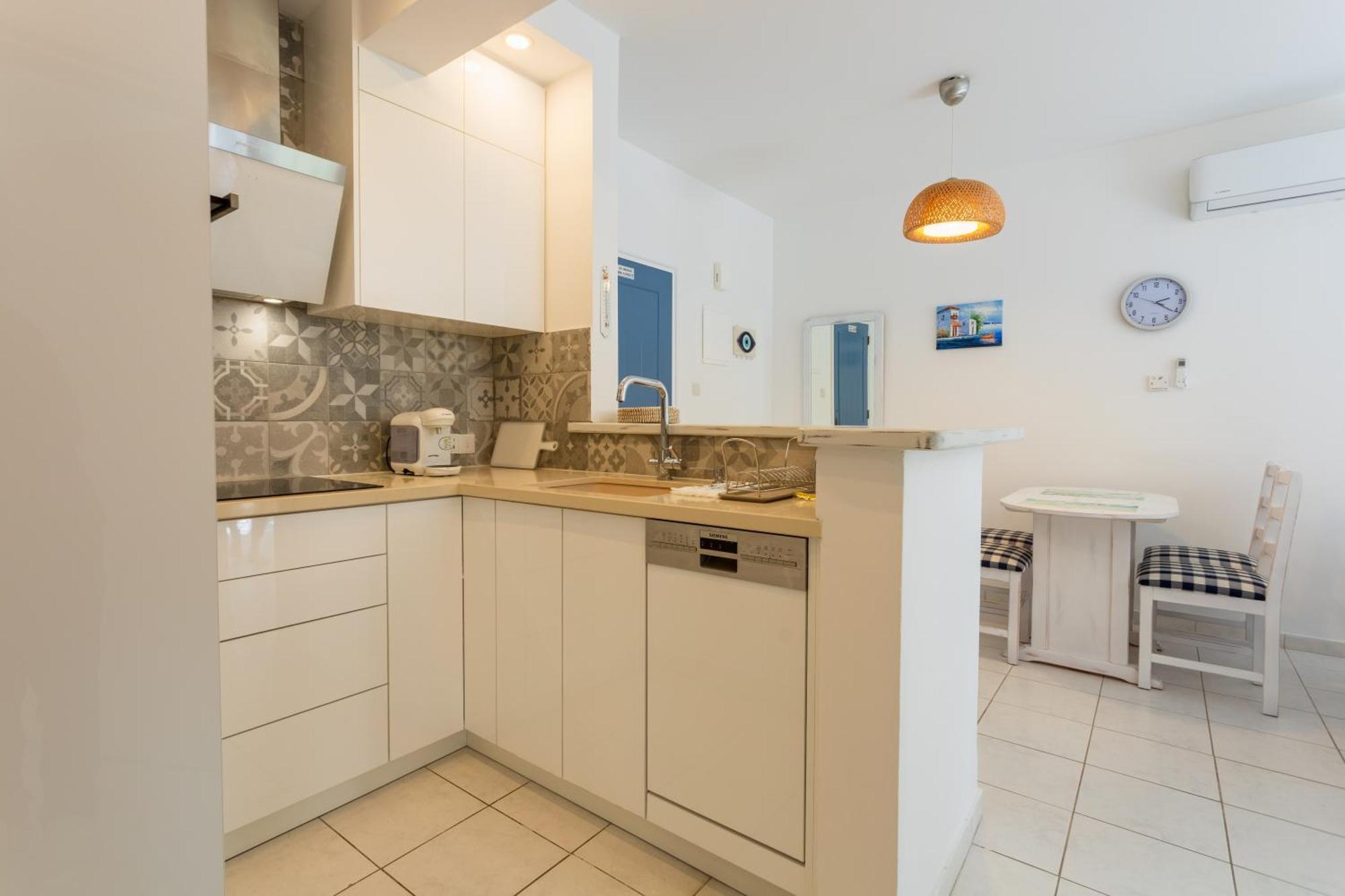 Regina Gardens Lovely Apartment Paphos Bagian luar foto