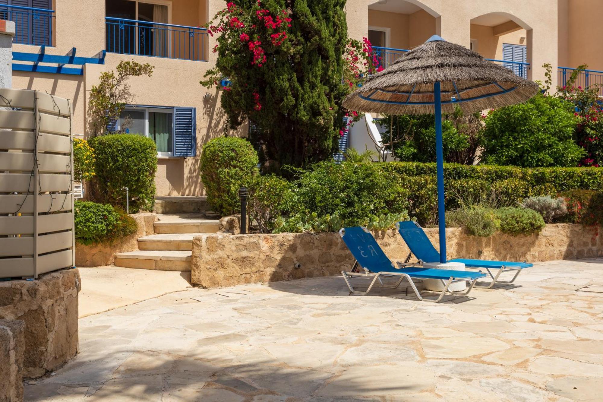 Regina Gardens Lovely Apartment Paphos Bagian luar foto
