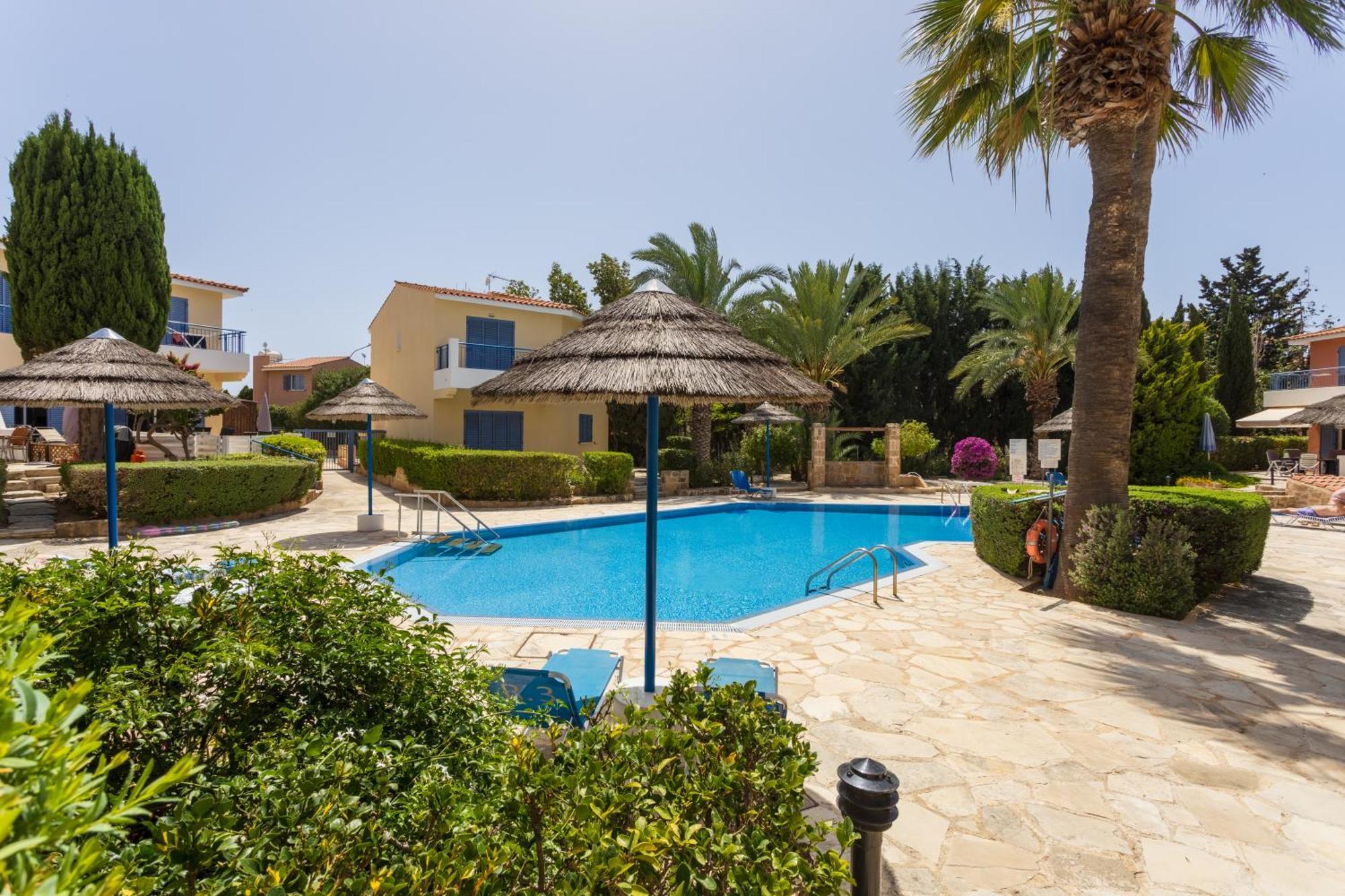 Regina Gardens Lovely Apartment Paphos Bagian luar foto
