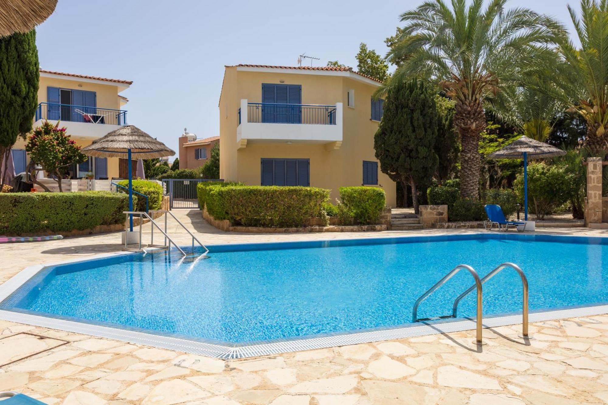 Regina Gardens Lovely Apartment Paphos Bagian luar foto