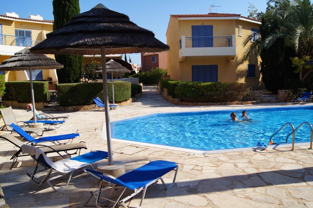 Regina Gardens Lovely Apartment Paphos Bagian luar foto