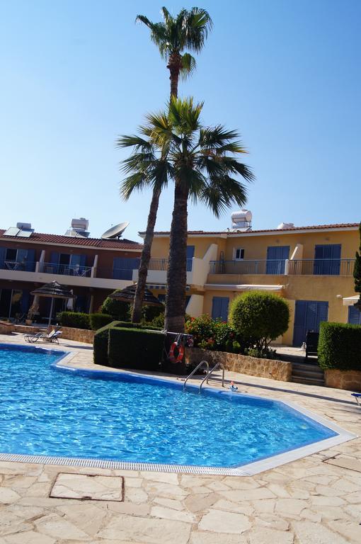 Regina Gardens Lovely Apartment Paphos Bagian luar foto