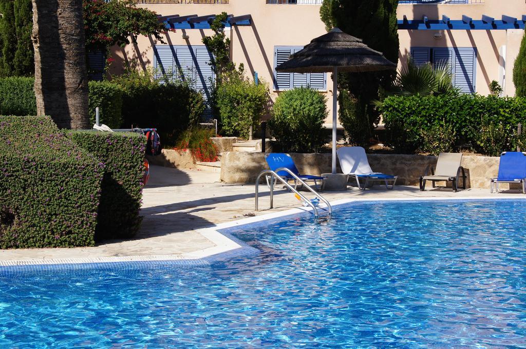 Regina Gardens Lovely Apartment Paphos Bagian luar foto